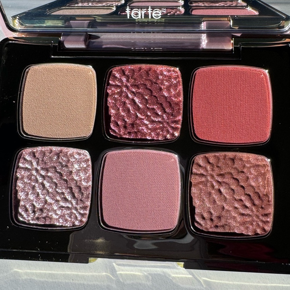 Tarte Maracuja Juicy palette “Amazonian Clay”